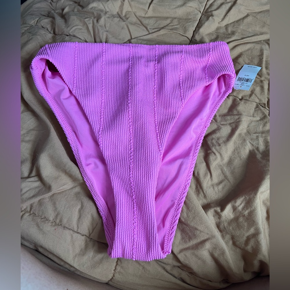 High waisted aerie cheeky pink bikini bottoms. Size small. New with tags